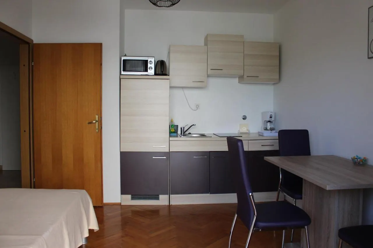 Apartmani Mia Jadranovo Kroatien