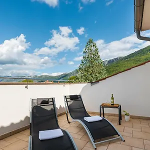 Qualich Apartament Plomin